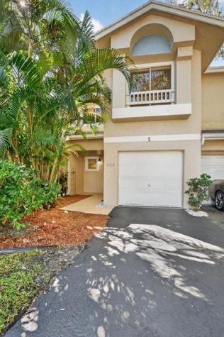 2024 Discovery Circle Deerfield Beach FL 33442
