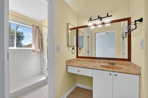 2024 Discovery Circle Deerfield Beach FL 33442