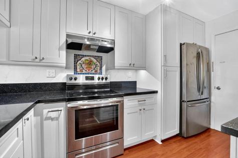 2024 Discovery Circle Deerfield Beach FL 33442