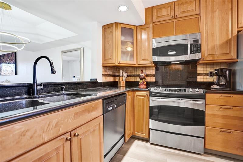 270 Captains Walk Delray Beach FL 33483