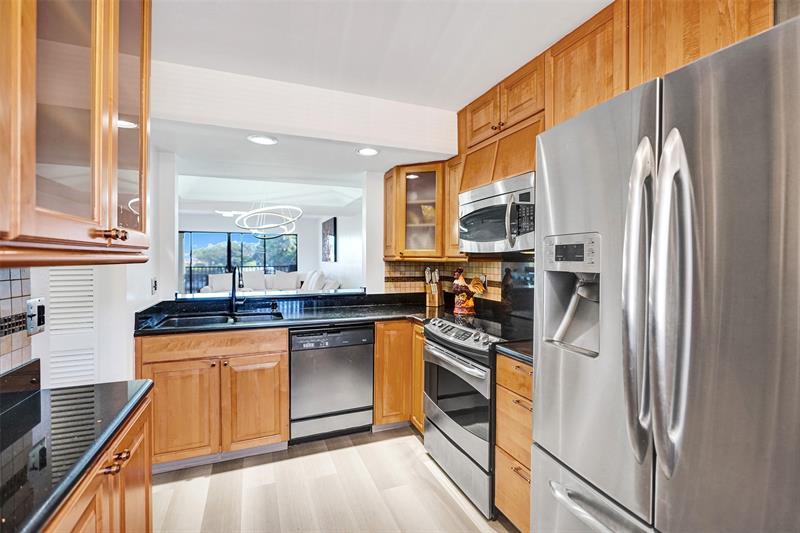 270 Captains Walk Delray Beach FL 33483