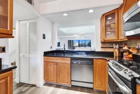 270 Captains Walk Delray Beach FL 33483