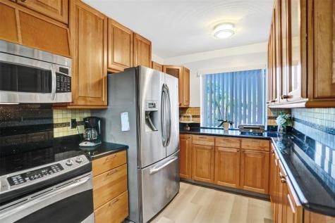270 Captains Walk Delray Beach FL 33483