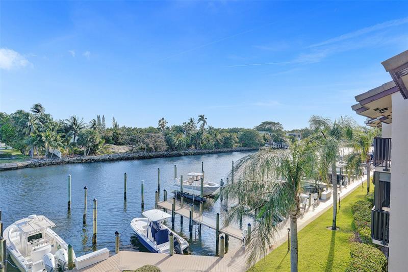 270 Captains Walk Delray Beach FL 33483
