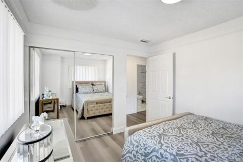 270 Captains Walk Delray Beach FL 33483