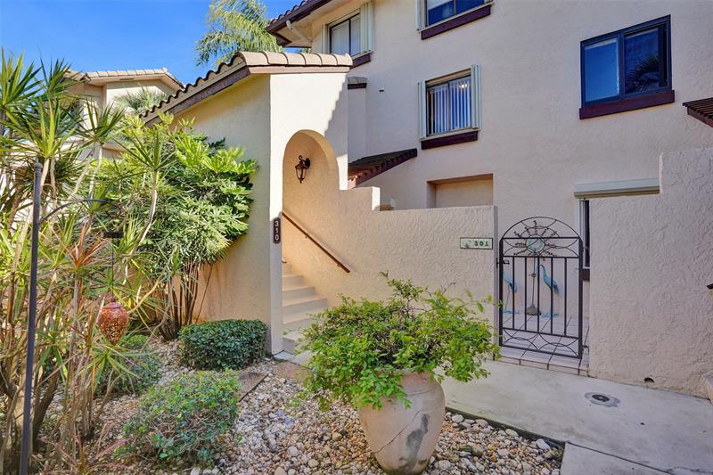 270 Captains Walk Delray Beach FL 33483