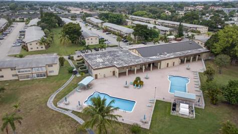 7300 NW 4 Place Margate FL 33063