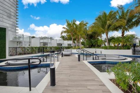 851 NE 1st Avenue Miami FL 33132