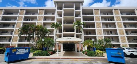 2801 N Palm Aire Drive Pompano Beach FL 33069