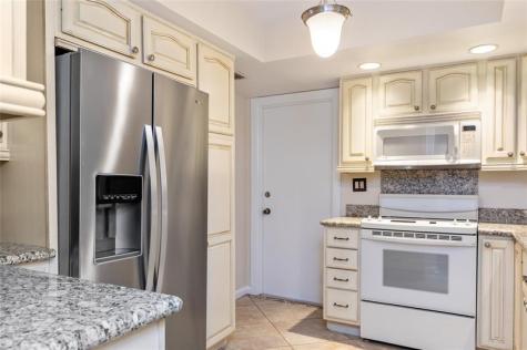 1759 NE 39th Court Pompano Beach FL 33064