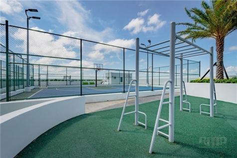 16385 Biscayne Boulevard Aventura FL 33160