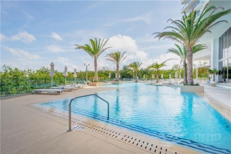 16385 Biscayne Boulevard Aventura FL 33160