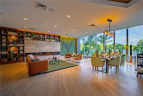 16385 Biscayne Boulevard Aventura FL 33160