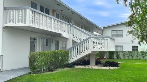 109 Harwood J Deerfield Beach FL 33442