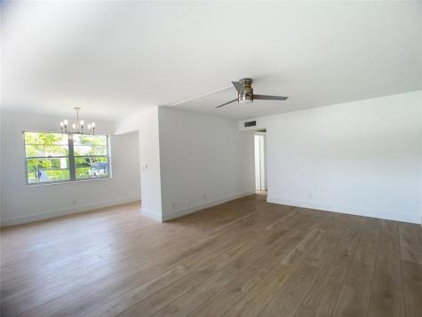 109 Harwood J Deerfield Beach FL 33442