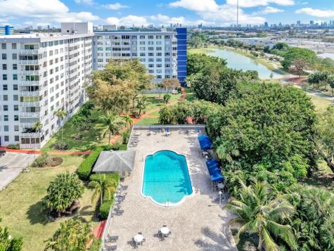 4400 Hillcrest Drive Hollywood FL 33021