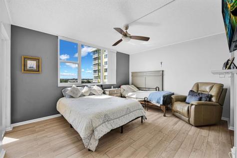 4400 Hillcrest Drive Hollywood FL 33021