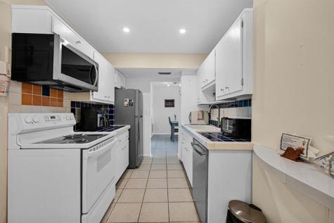 4400 Hillcrest Drive Hollywood FL 33021