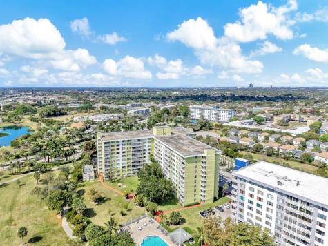 4400 Hillcrest Drive Hollywood FL 33021