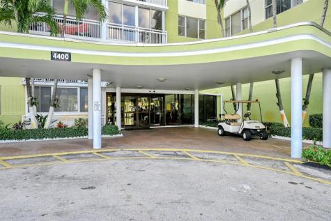 4400 Hillcrest Drive Hollywood FL 33021