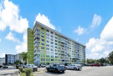 4400 Hillcrest Drive Hollywood FL 33021