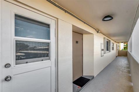 390 N Federal Highway Deerfield Beach FL 33441