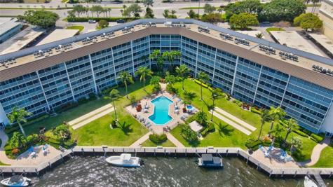 390 N Federal Highway Deerfield Beach FL 33441