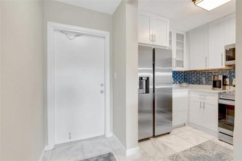 390 N Federal Highway Deerfield Beach FL 33441