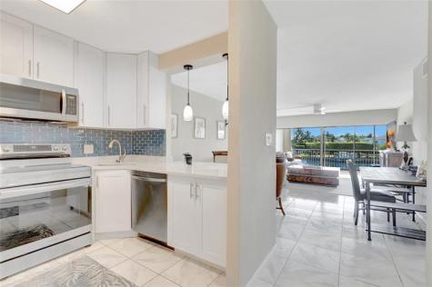 390 N Federal Highway Deerfield Beach FL 33441