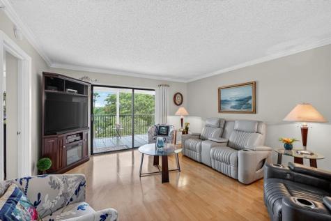 2205 S Cypress Bend Drive Pompano Beach FL 33069