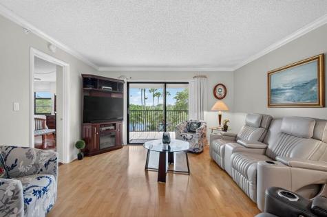 2205 S Cypress Bend Drive Pompano Beach FL 33069