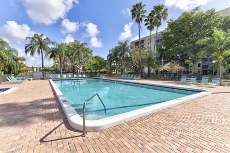2205 S Cypress Bend Drive Pompano Beach FL 33069