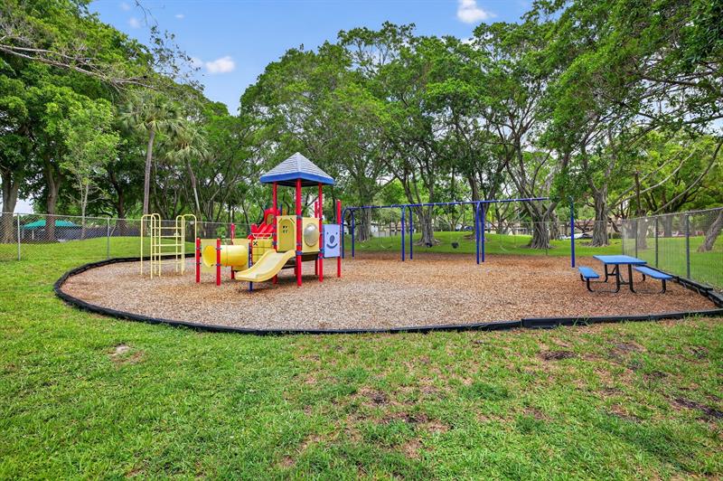 2205 S Cypress Bend Drive Pompano Beach FL 33069