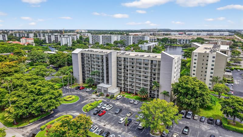 2205 S Cypress Bend Drive Pompano Beach FL 33069