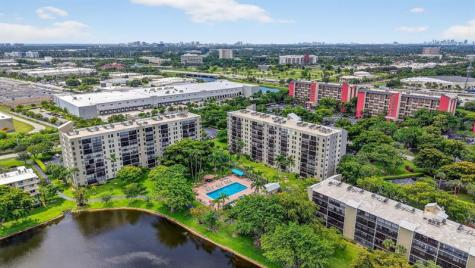 2205 S Cypress Bend Drive Pompano Beach FL 33069