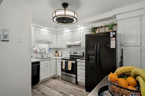 9520 S Hollybrook Lake Drive Pembroke Pines FL 33025