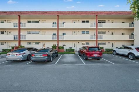 9520 S Hollybrook Lake Drive Pembroke Pines FL 33025