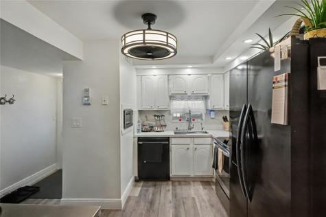 9520 S Hollybrook Lake Drive Pembroke Pines FL 33025