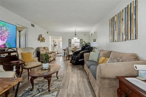 9520 S Hollybrook Lake Drive Pembroke Pines FL 33025