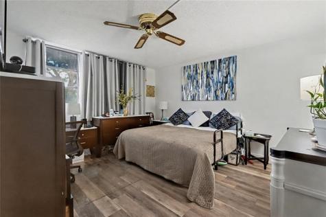 9520 S Hollybrook Lake Drive Pembroke Pines FL 33025