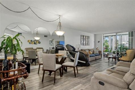 9520 S Hollybrook Lake Drive Pembroke Pines FL 33025
