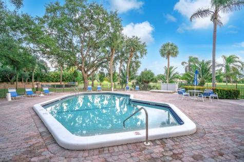 3900 N Hills Drive Hollywood FL 33021
