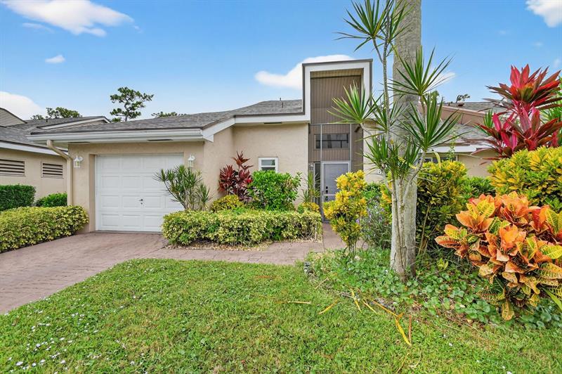 6869 Fountains Circle Lake Worth FL 33467