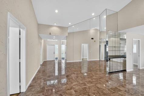 6869 Fountains Circle Lake Worth FL 33467