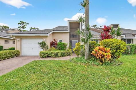 6869 Fountains Circle Lake Worth FL 33467