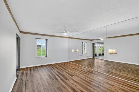 6869 Fountains Circle Lake Worth FL 33467