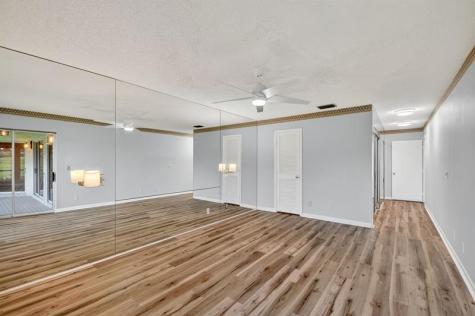 6869 Fountains Circle Lake Worth FL 33467