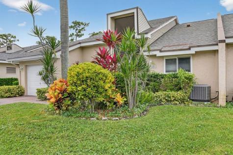 6869 Fountains Circle Lake Worth FL 33467