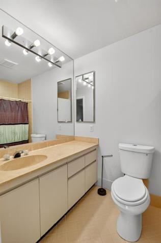 6869 Fountains Circle Lake Worth FL 33467