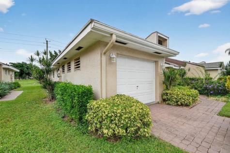 6869 Fountains Circle Lake Worth FL 33467